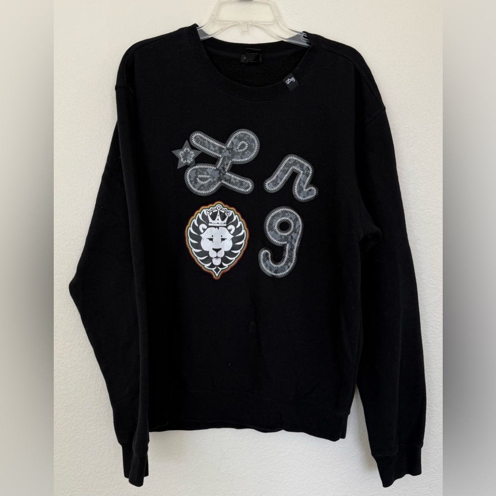 LRG Black Crewneck Sweater with Lion Graphic